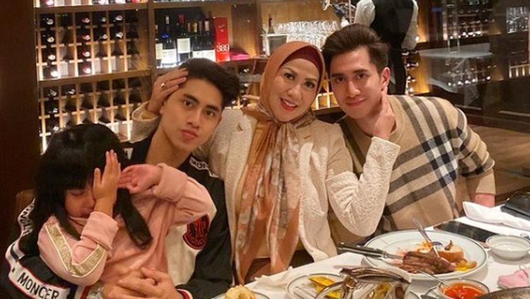 Athalla Naufal 10 Momen Hangat Athalla Nauval Kulineran Bareng Venna Melinda