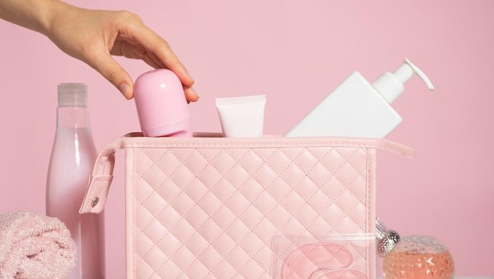 img-title Tanpa Disadari, 5 Kesalahan Saat Menyimpan Produk Kecantikan Ini Dapat Membuatnya Cepat Rusak! Kamu Sering Lakukan?