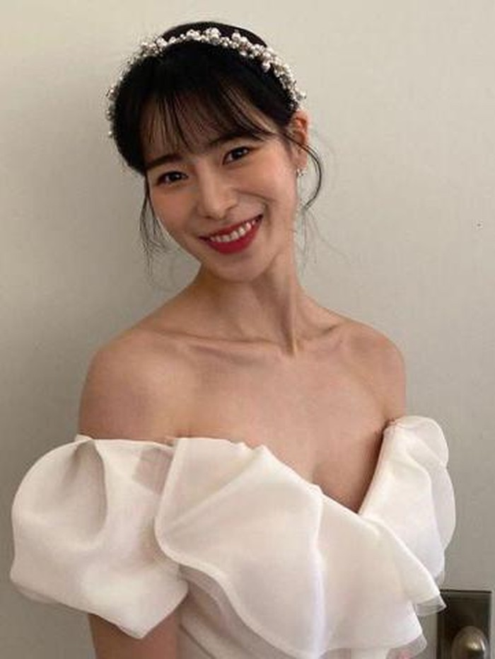 Dalam drama tersebut, Lim Ji Yeon berperan sebagai tokoh perundung dan antagonis bernama Park Yeon Jin, sekaligus musuh Song Hye Kyo yang berperan sebagai Moon Dong Eun./ foto: instagram.com/limjjy2