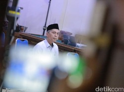 Kemarahan Eks Rektor Unila ke Saksi di Persidangan
