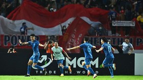 FOTO: Ganyang Malaysia, Thailand Terlalu Superior