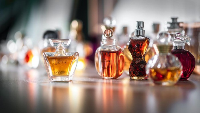 img-title Rekomendasi Parfum Lokal Paling Cocok dengan Karakter Tiap Elemen Zodiak