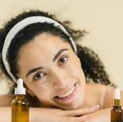 Kalau Nggak Mau Wajah Jeratawan, Jangan Lakukan 5 Kesalahan Ini Saat Gunakan Cleansing Oil, Simak Beauties!