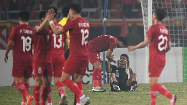 Timnas Indonesia gagal melaju ke final Piala AFF 2022 setelah dikalahkan Vietnam yang salah satu sebabnya karena kesalahan yang dilakukan pemain-pemain sendiri.