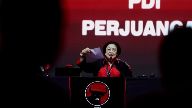 Megawati berpidato lebih dari satu jam di hadapan ribuan kader PDIP di Jakarta hari ini. Berikut ini poin-poin penting dalam pidato Megawati.