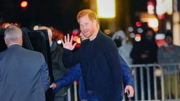 img-title Pangeran Harry Tanpa Meghan Markle di Penobatan Raja Charles