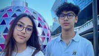 <p>Sayangnya Khayru dan Khayra harus berpisah karena Khayru akan melanjutkna pendidikan di Australia, sementara Khayra menetap di Singapura. (Foto: Instagram: @gunawan_sudrajat_real)</p>