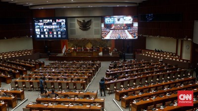 DPR Sentil Anggaran Rp500 T Kemiskinan Habis ke Rapat & Studi Banding