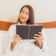 3 Kebiasaan Orang Kaya di Malam Hari Sebelum Tidur yang Bisa Ditiru