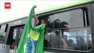 VIDEO: 1.200 Pendukung Bolsonaro Ditahan usai Kepung Istana Presiden
