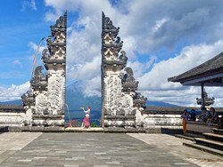 Antre 3 Jam Demi Foto di Gerbang Surga Pura Lempuyang