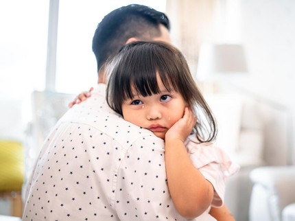 6 Tanda Anak Tergolong Sangat Sensitif Perasaannya dan Cara Mengatasinya