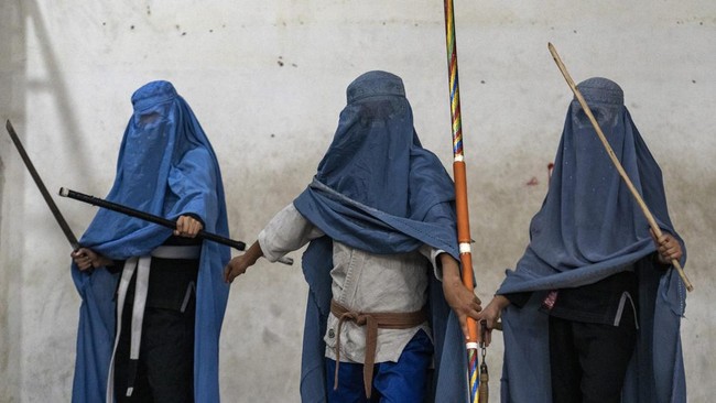 Ribuan laporan pelanggaran HAM mengungkap perempuan Afghanistan alami kekerasan selama pemerintahan Taliban.