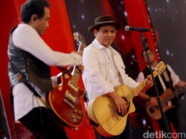 img-title Piyu & Fadly Beda Pandangan soal Royalti, Padi Reborn Bakal Bubar?