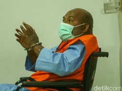 Lukas Enembe Ngaku Diberi Ubi Busuk di Rutan, KPK Bantah Keras
