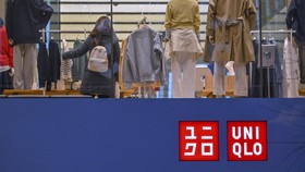 FOTO: Berkah Tahun Baru, Gaji Karyawan Uniqlo Jepang Naik 40 Persen