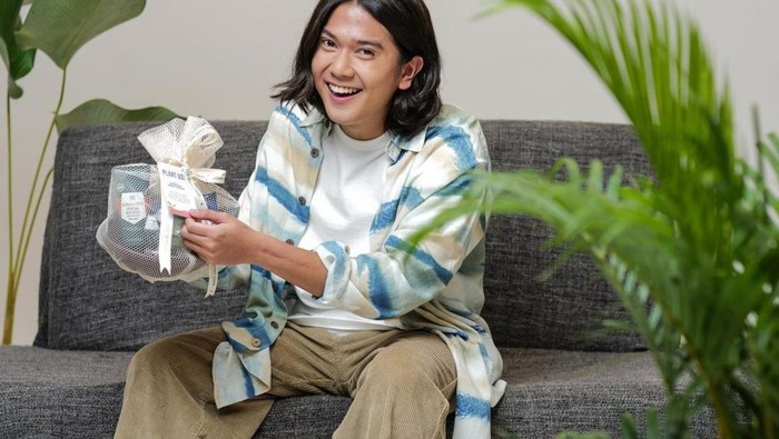 img-title 5 Gaya Stylish Cowok Capricorn ala Iqbaal Ramadhan, Kasual dan Mencuri Perhatian!