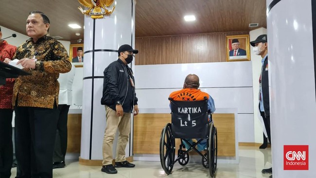 KPK memblokir rekening senilai Rp76,2 miliar terkait kasus dugaan suap dan gratifikasi yang menjerat Gubernur Papua Lukas Enembe.