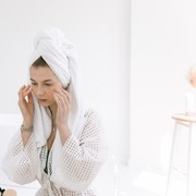 5 Cara Mencegah Purging di Wajah Setelah Pakai Skincare Baru