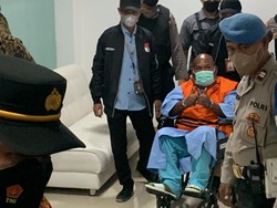 Lukas Enembe Diduga Terima Suap dan Gratifikasi Totalnya Rp 11 Miliar!