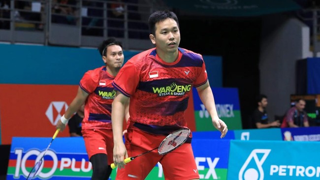 Ganda putra Indonesia Mohammad Ahsan/Hendra Setiawan berhasil melaju ke perempat final Malaysia Open 2023.
