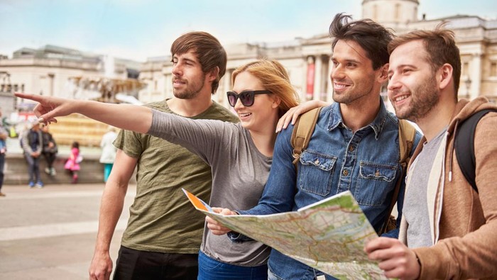 tour guide merupakan pekerjaan yang menyenangkan dan santai bagi pecinta kegiatan outdoor