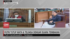 VIDEO: PC Tutup Mata & Telinga Dengar Suara Tembakan
