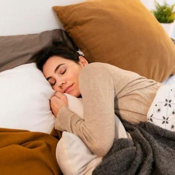 img-title Insomnia di Malam Hari? Ikuti Rutinitas Sebelum Tidur Ini untuk Mengundang Kantuk dan Tidur Lebih Lelap!