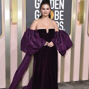 Gaya Selebriti Paling Stylish di Golden Globes 2023, Dari Selena Gomez hingga Rihanna!