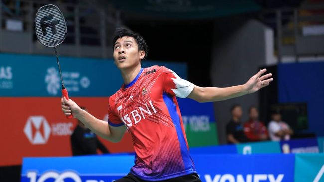 Shesar Hiren Rhustavito memenangi pertarungan alot atas Srikanth Kidambi pada babak pertama Indonesia Masters 2023 di Istora Senayan, Rabu , 25 Januari 2023.