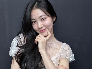 img-title Shin Ye Eun Ternyata Pernah Dilarang JYP Tampil di Varshow, Alasannya...
