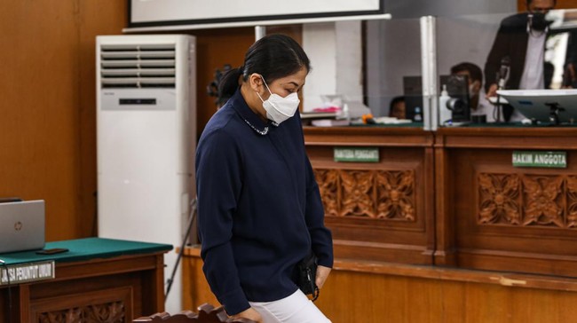 Putri Candrawathi mengaku mengalami gangguan perncernaan saat menghadapi sidang tuntutan kasus pembunuhan berencana Brigadir J pada Rabu (18/1).