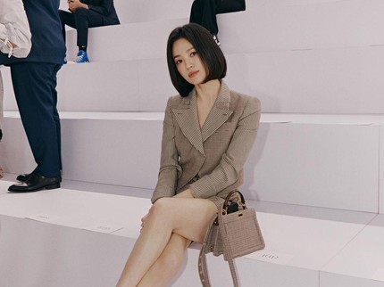 5 Potret Song Hye Kyo dengan Gaya Rambut Bob, Simpel dan Fresh