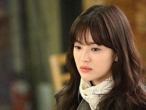 img-title Dinilai Cantik Sejak Lahir, Intip Potret Masa Lalu Song Hye Kyo yang Curi Perhatian