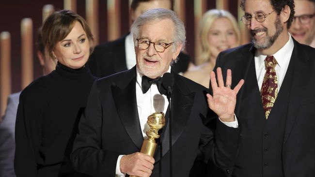 Sutradara Steven Spielberg kenang masa sulit jadi asisten di masa lampau saat menerima piala Film Terbaik Golden Globe 2023.