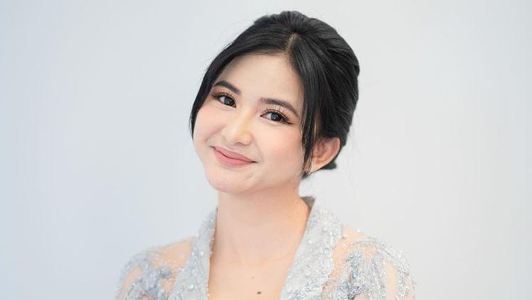 Adinda Azani Adinda Azani