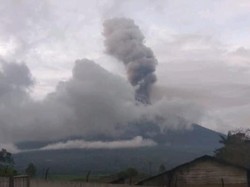 Gunung Kerinci Erupsi Lagi, Tinggi Kolom Abu Capai 1200 Meter