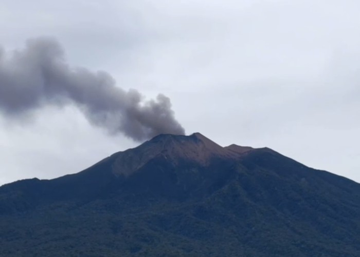 Erupsi Gunung Marapi, Sumbar. (Foto: Istimewa)