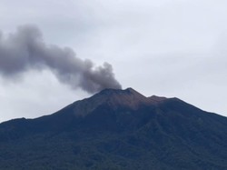 Terus Erupsi, Gunung Marapi Sudah Bersih dari Pendaki