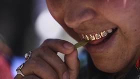 FOTO: Ramai-ramai Mengunyah Daun Koka yang Dicintai Bolivia