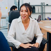 Duh, 4 Topik Obrolan Ini Bisa Membuatmu Terlihat Kurang Cerdas, Hindari Ya!