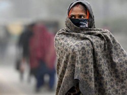 India Disapu Gelombang Dingin, Bekukan Danau hingga Pipa Air