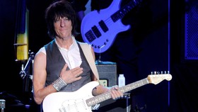 Gitaris Legendaris Jeff Beck Meninggal Dunia