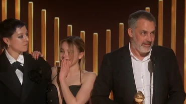 Milly Alcock 'House of the Dragon' Mabuk di Panggung Golden Globe Awards 2023