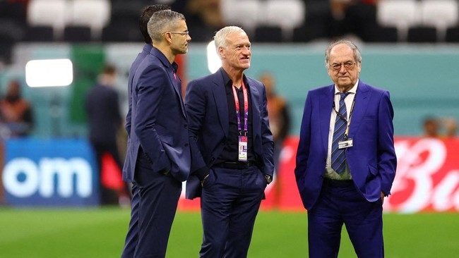 Presiden Federasi Sepak Bola Prancis (FFF) Noel Le Graet mundur dari jabatannya setelah merendahkan Zinedine Zidane.