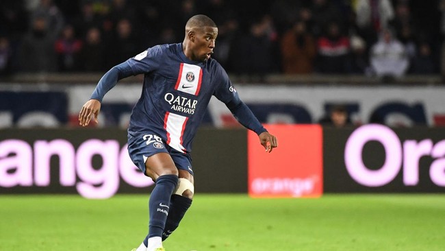 Nordi Mukiele jadi salah satu bintang kemenangan PSG atas Angers. Ia pun menceritakan momen saat memberi assist pada Lionel Messi.