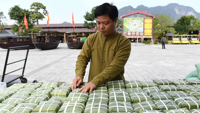 FOTO: Bahn Chung, Kue Imlek Vietnam Buatan Pangeran