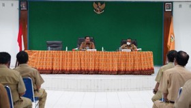 Sekda Papua Ridwan Rumasukun Resmi Jadi Pj Gubernur Papua Ganti Enembe
