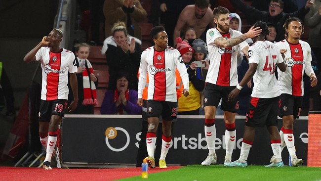 Southampton menyingkirkan Manchester City usai menang 2-0 pada babak perempat final Carabao Cup.