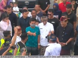 Warga Minta Bupati Jembrana Jadi Fotografer Saat Kunjungan Sandiaga